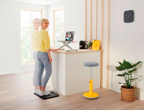 Taburete Leitz active ergo cosy ajustable color gris 65180089, imagen 3 mini